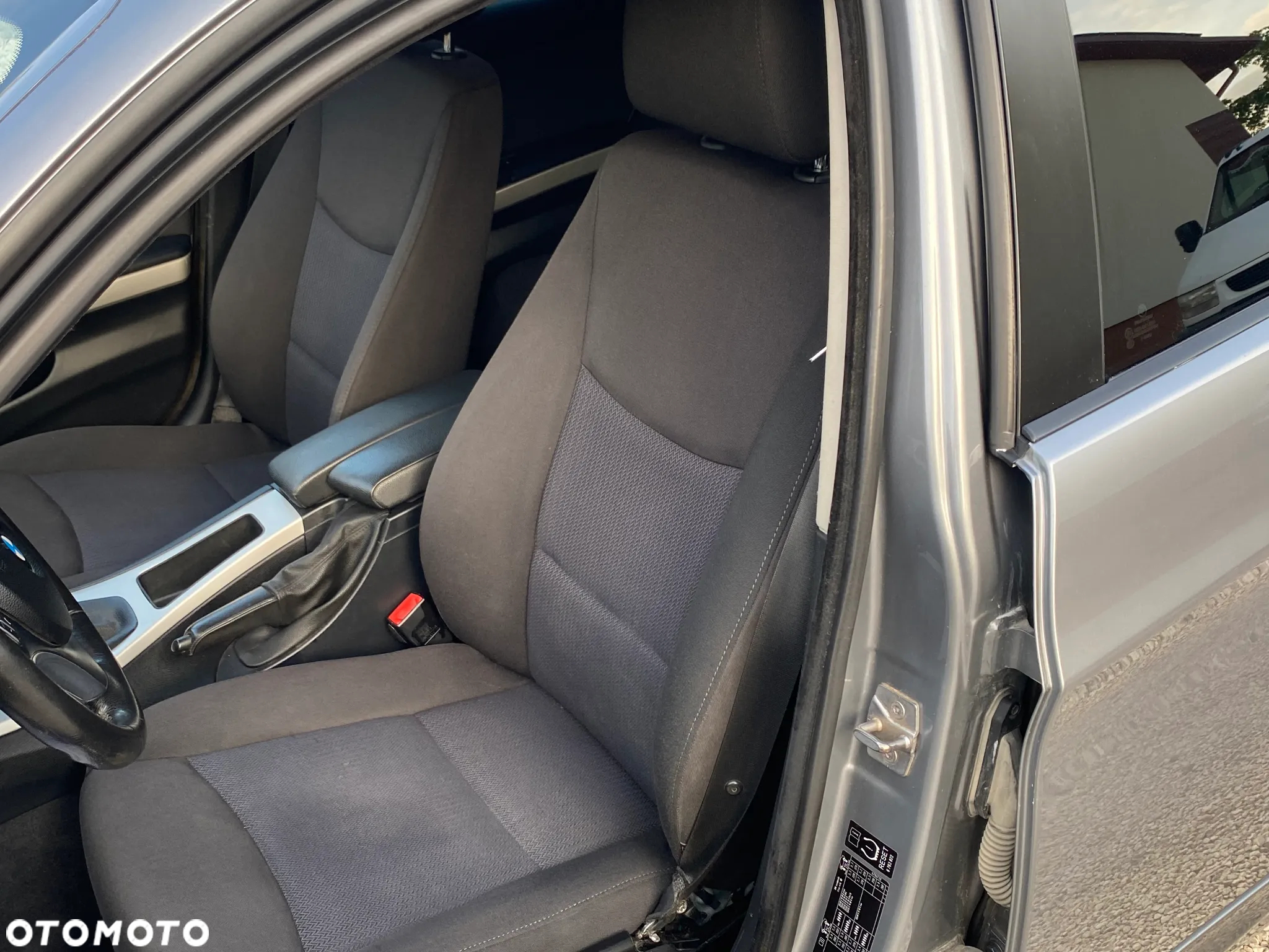 BMW Seria 3 318i - 24