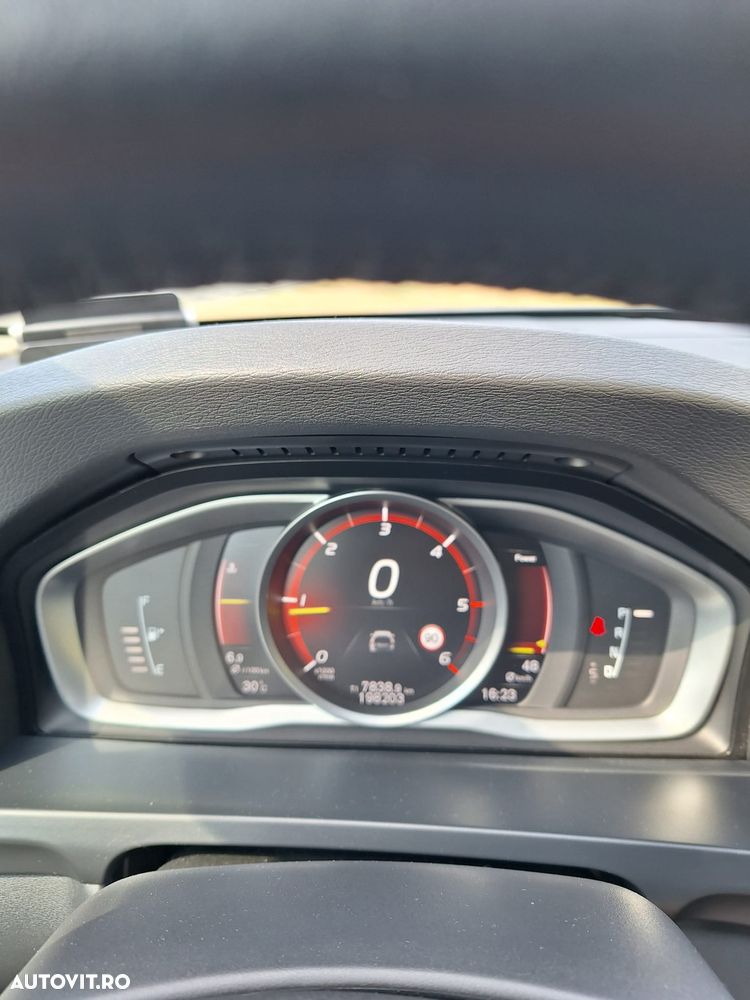 Volvo V60 D3 Summum - 6