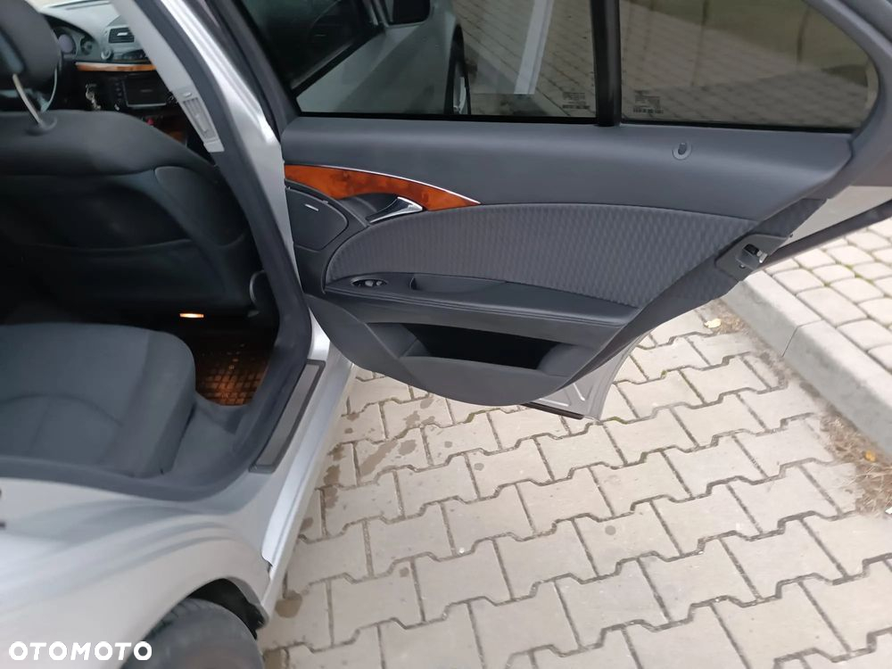 Mercedes-Benz Klasa E 220 T CDI Automatik Avantgarde DPF - 8