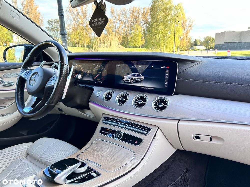 Mercedes-Benz Klasa E 300 9G-TRONIC - 12