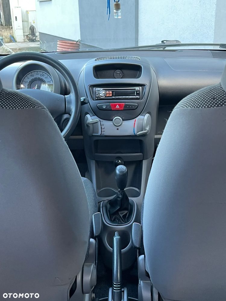 Peugeot 107 1.0 Happy - 12