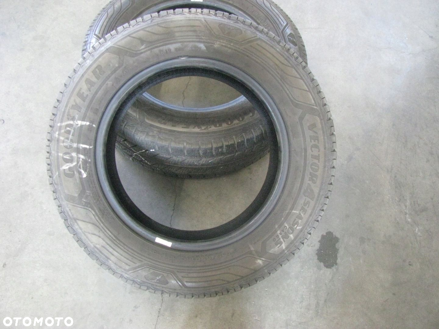 Opona całoroczna Goodyear Vector 4Seasons Cargo 215/65R16 109/107 T - 3