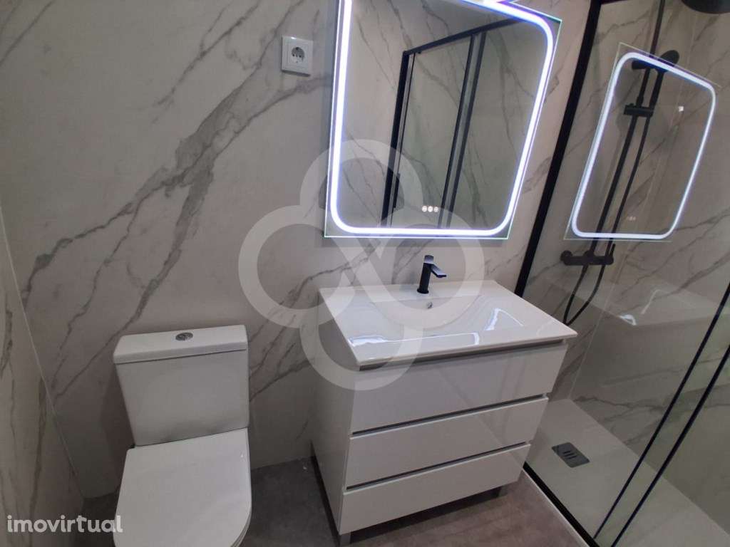 Atelier transformado em T2 com terraço na Agualva Cacém em Sintra - Grande imagem: 5/22