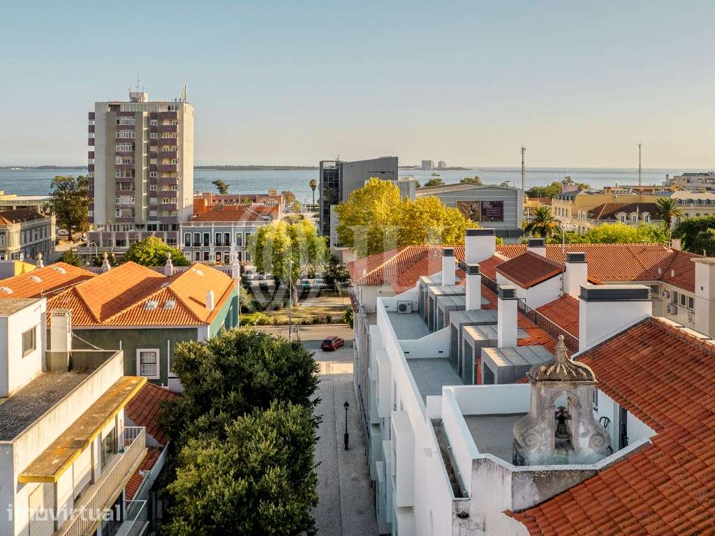 Apartamento T4, na Avenida Luísa Todi, em Setúbal - Grande imagem: 3/42