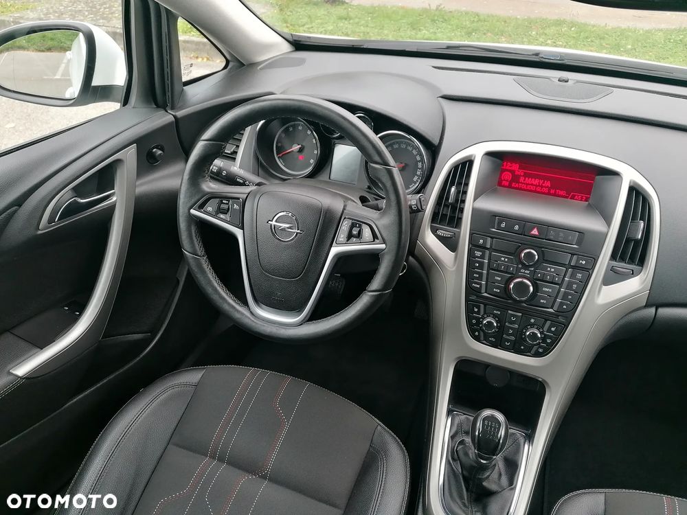 Opel Astra 1.4 Turbo 150 Jahre - 15