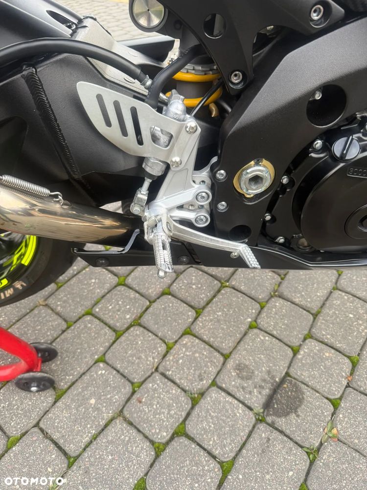 Suzuki GSX-R - 23