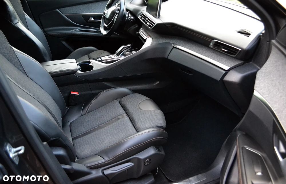 Peugeot 3008 1.6 BlueHDi Allure S&S EAT6 - 7