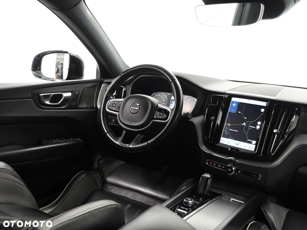 Volvo XC 60 B4 D AWD R-Design - 28