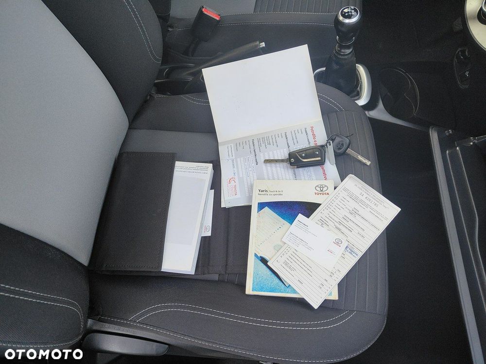 Toyota Yaris - 10