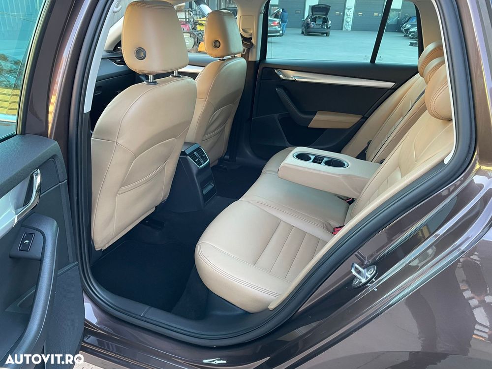 Skoda Octavia 1.6 TDI DSG Ambition - 9
