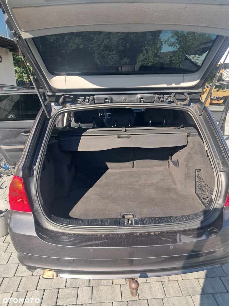 BMW Seria 3 318d - 17