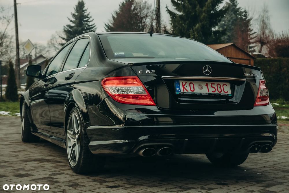Mercedes-Benz Klasa C 63 AMG 7G-TRONIC SPORT EDITION - 4