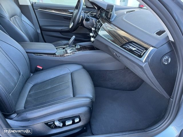 BMW 530 d xDrive Line Luxury Auto - 26