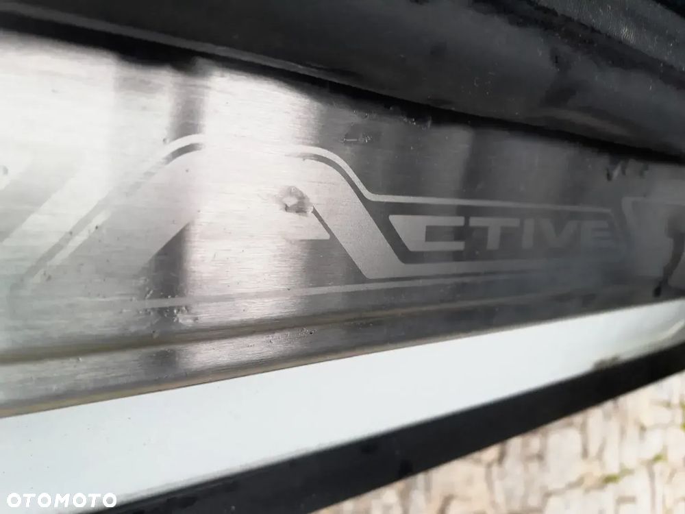 Ford Fiesta 1.0 EcoBoost S&S ACTIVE COLOURLINE - 25