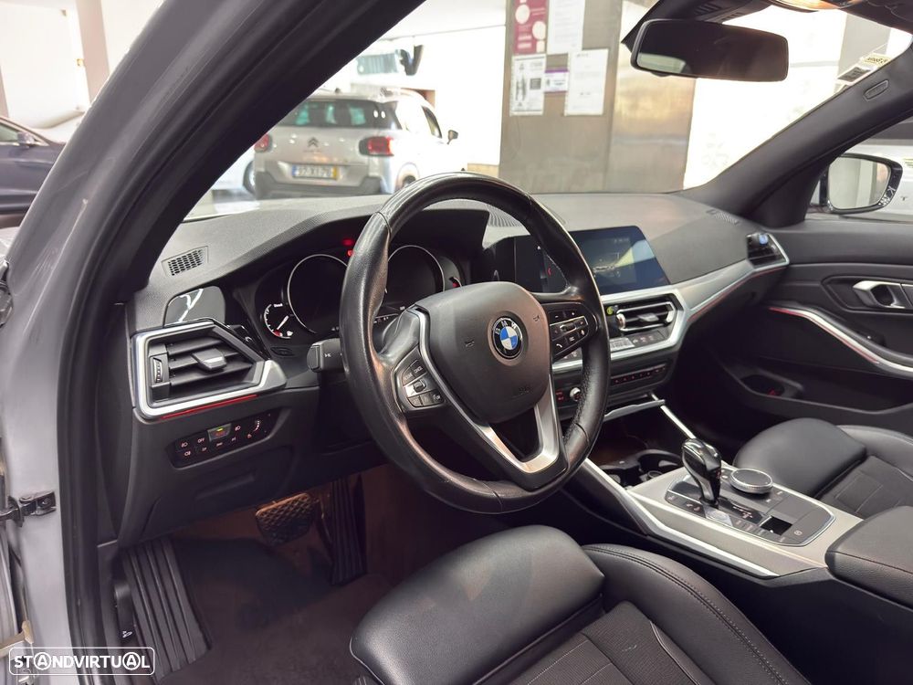 BMW 318 d Line Sport Auto - 32
