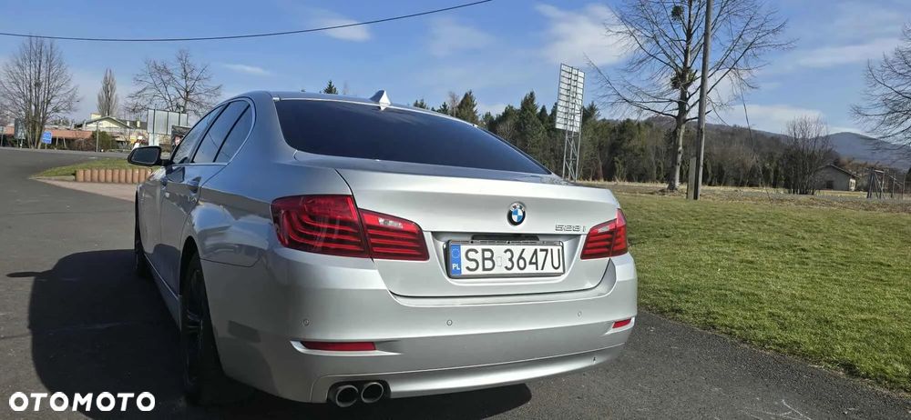 BMW Seria 5 528i Luxury Line - 7