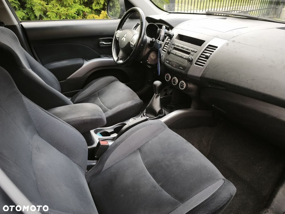 Mitsubishi Outlander - 6