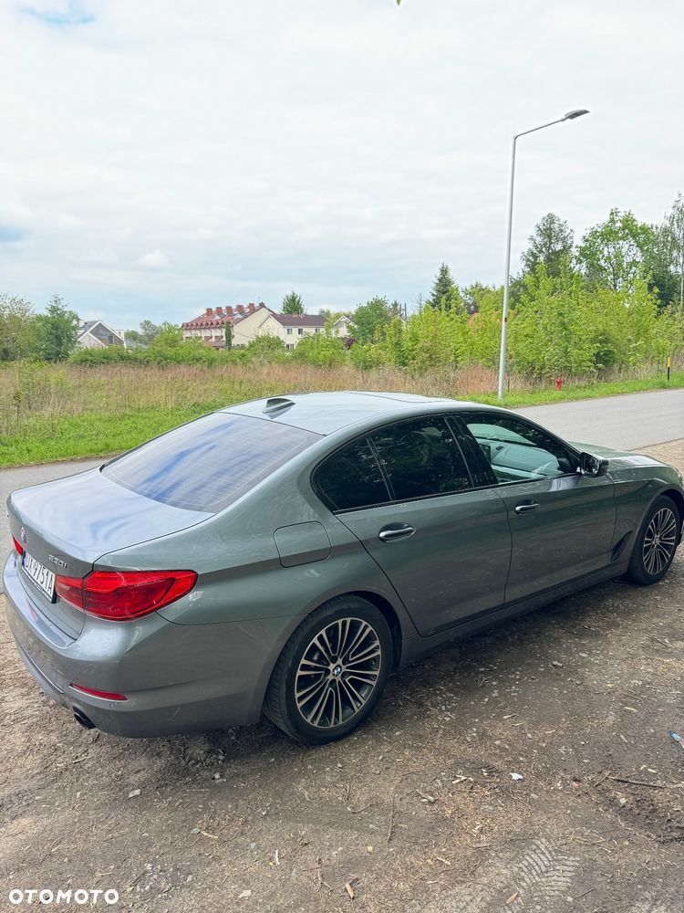 BMW Seria 5 530i xDrive Sport Line - 10