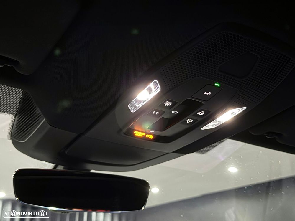 Porsche Macan Electric 4 - 25