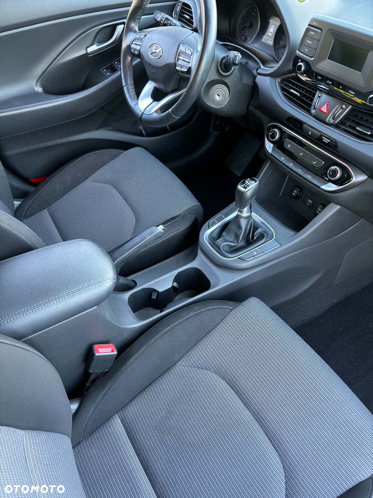 Hyundai i30 1.5 DPI Modern - 6