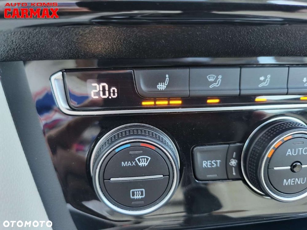 Volkswagen Passat - 19