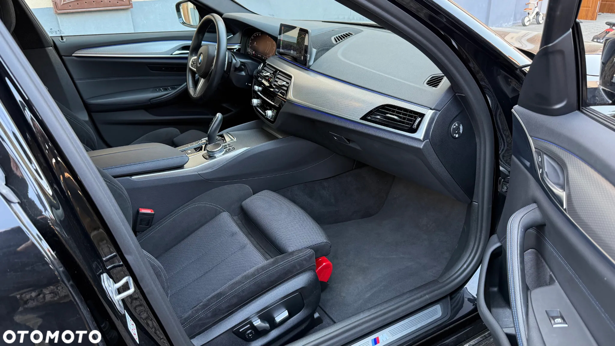 BMW Seria 5 520d xDrive M Sport sport - 27