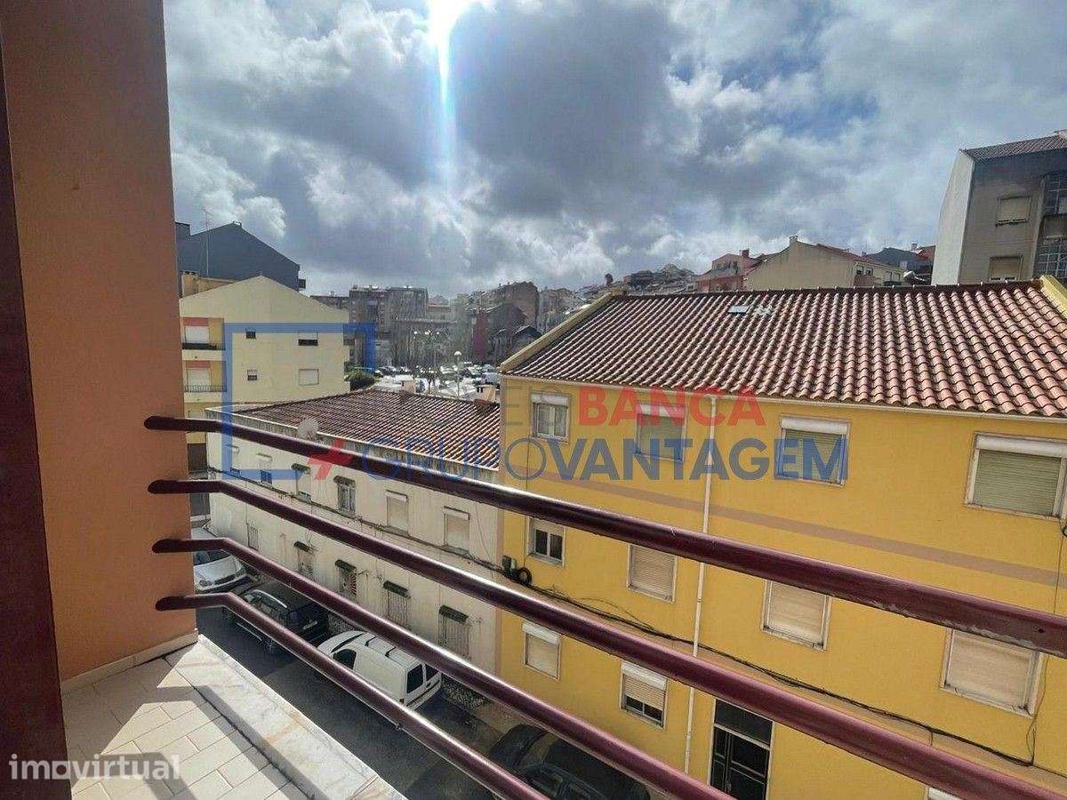 APARTAMENTO T2 BRANDOA COM GARAGEM - Grande imagem: 3/29