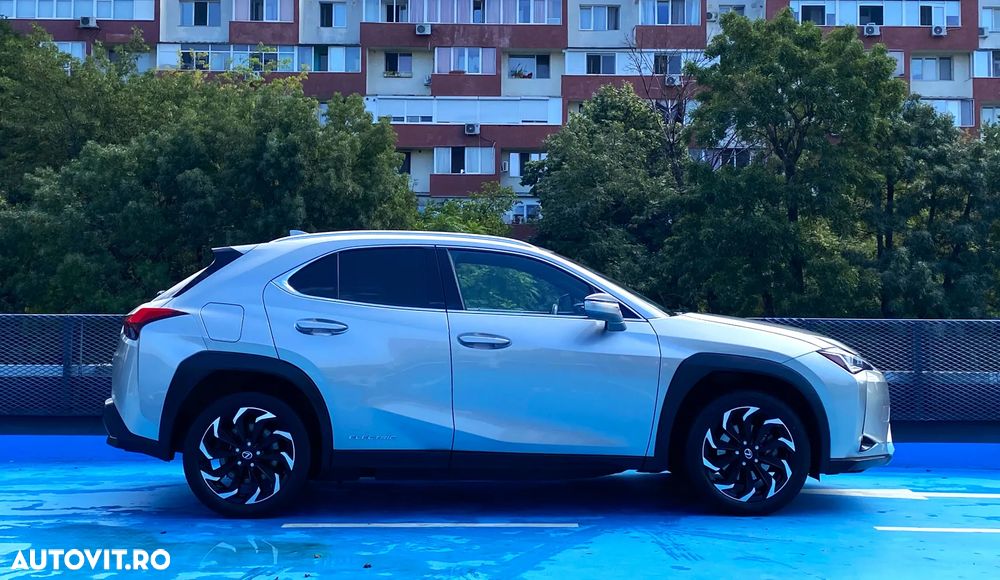 Lexus UX 300e Business - 3