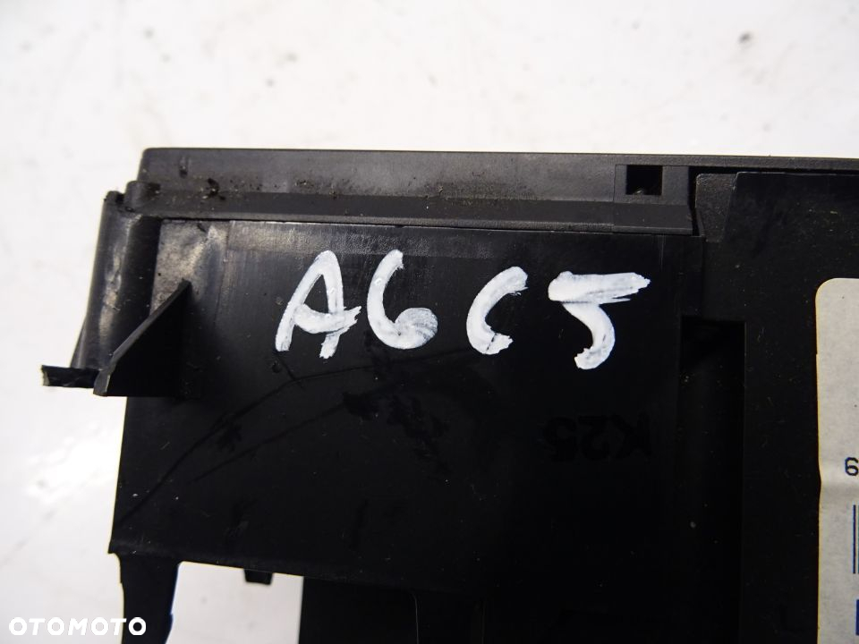 AUDI A6 C5 SEDAN PANEL KLIMATYZACJI 4B0820043H - 4