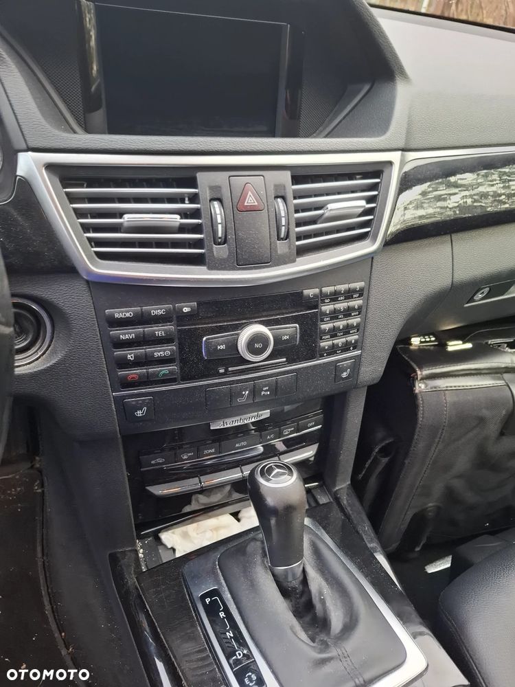 Mercedes-Benz Klasa E 220 CDI DPF BlueEFFICIENCY Automatik Avantgarde - 7