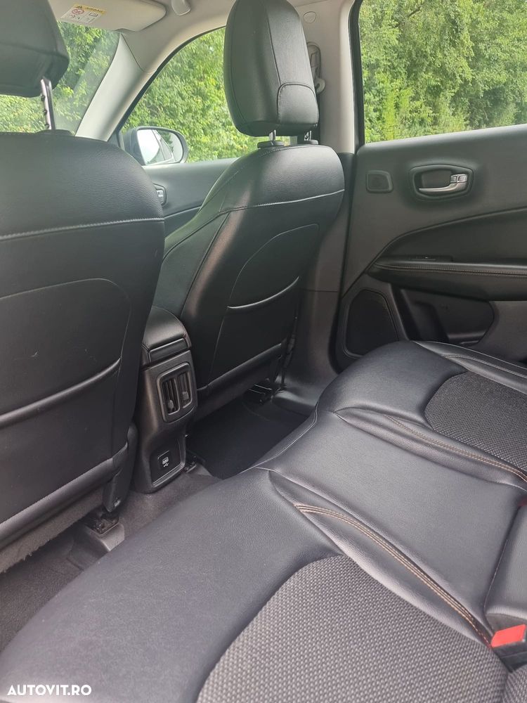 Jeep Compass 2.0 M-Jet 4x4 AT Longitude - 25