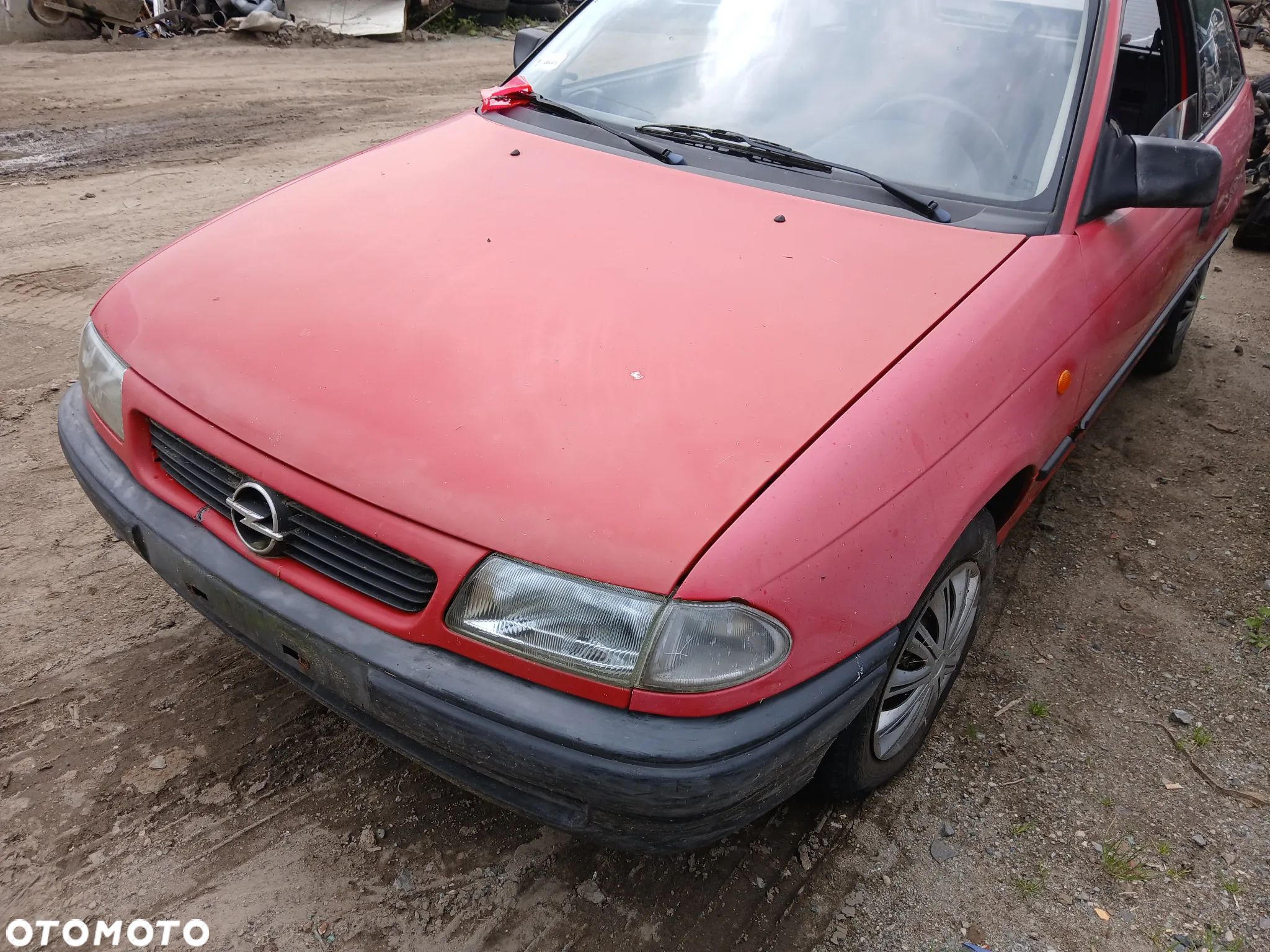 opel astra F HB fotel fotele kanapa deska kokpit podsufitka boczek boczki klamka podłokietnik licznik - 1