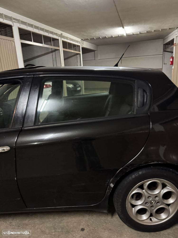 Alfa Romeo 147 1.6 TS - 4