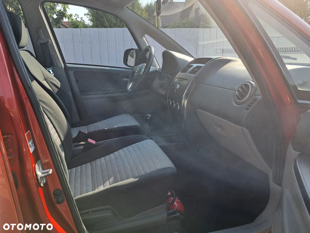 Suzuki SX4 1.6 GLX / Comfort - 10