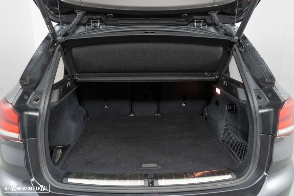 BMW X1 25 e xDrive Corporate Edition - 12