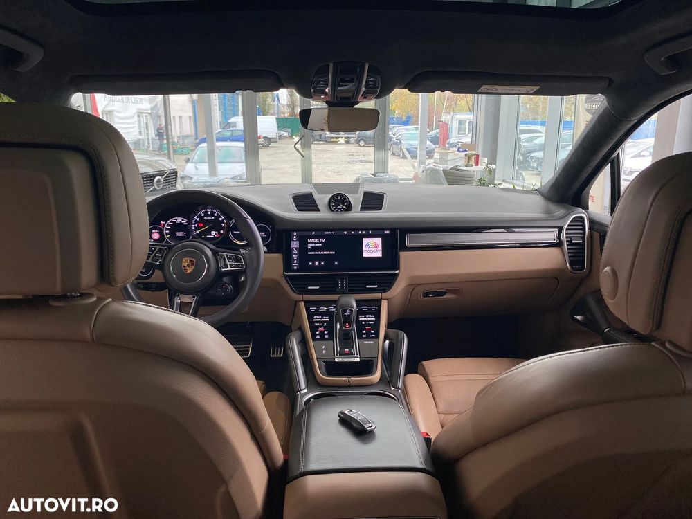 Porsche Cayenne - 11