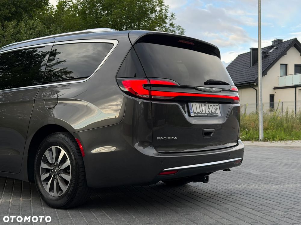 Chrysler Pacifica - 12