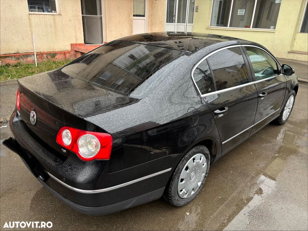 Volkswagen Passat - 4