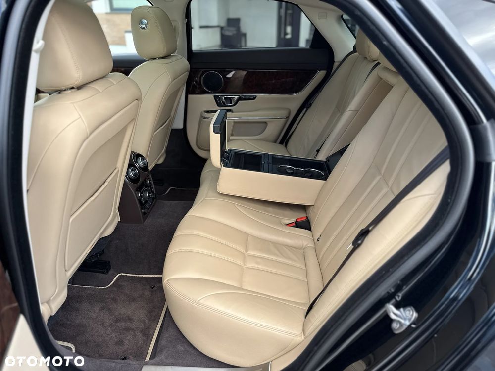 Jaguar XJ 3.0 V6 Premium Luxury - 33
