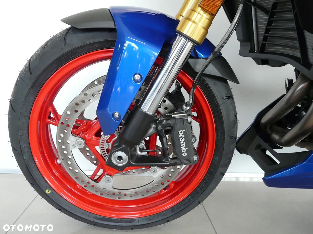BMW XR - 10