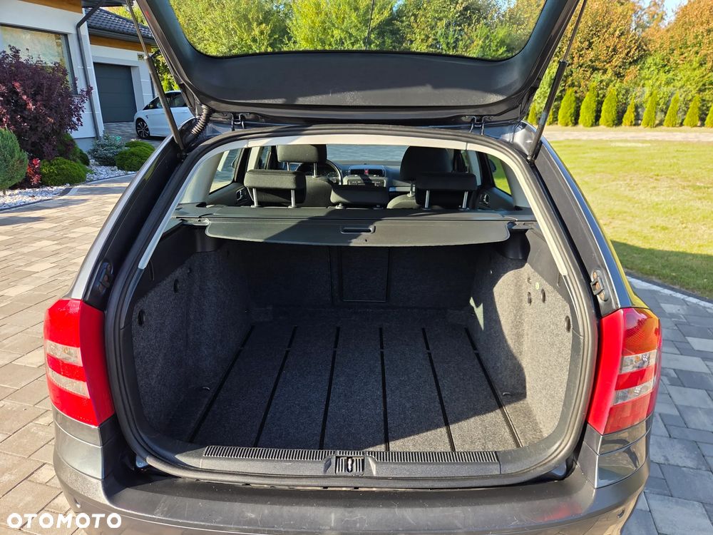 Skoda Octavia 1.6 Elegance - 24