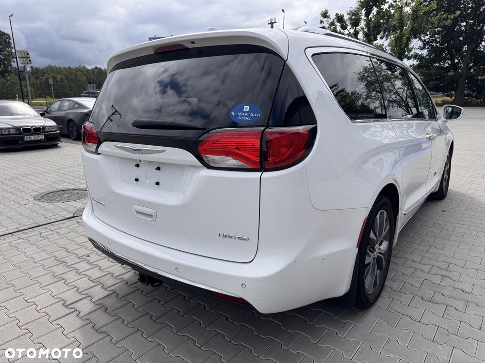 Chrysler Pacifica - 8