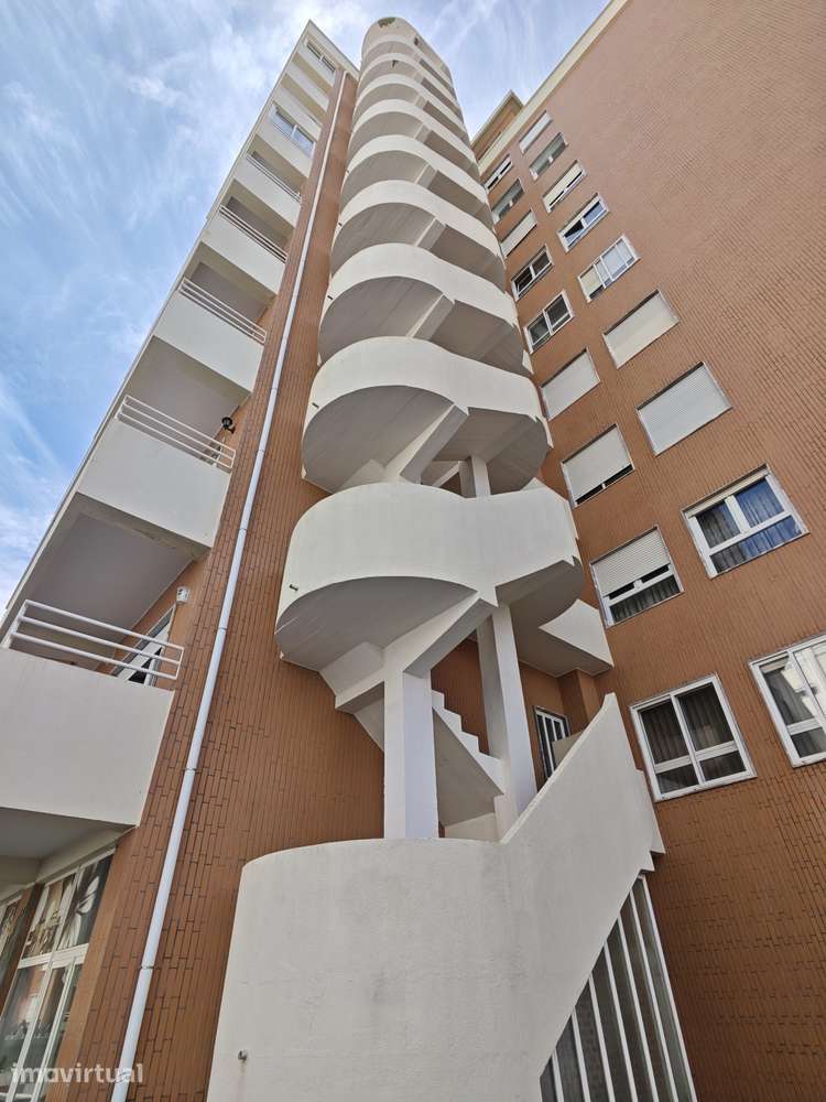 Apartamento T1 com Excepcional Área e Localização - Buarcos - Grande imagem: 4/25