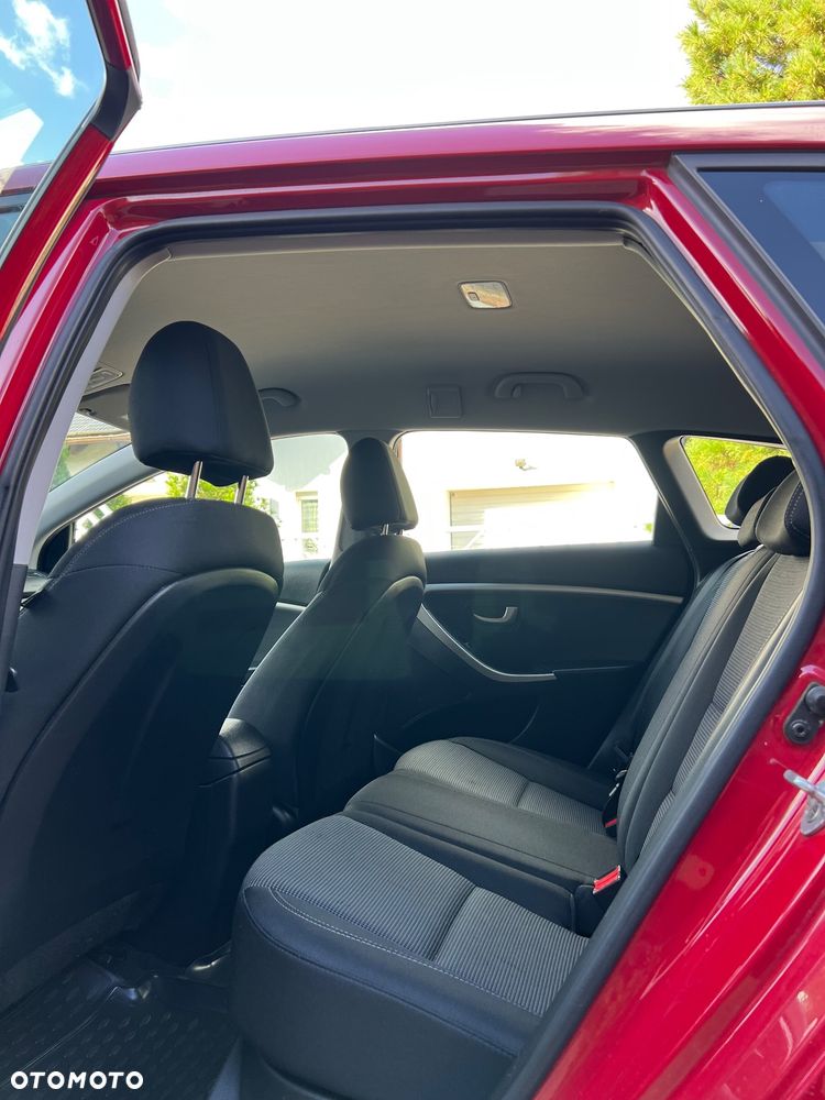Hyundai i30 i30cw 1.4 Intro Edition - 13