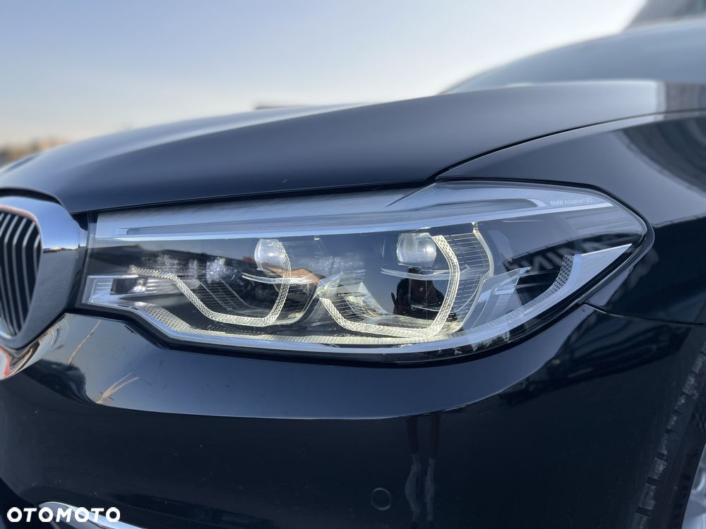 BMW Seria 5 530d xDrive - 23