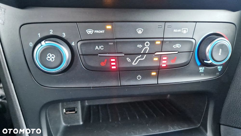 Ford Focus 1.5 TDCi DPF Start-Stopp-System Titanium - 12