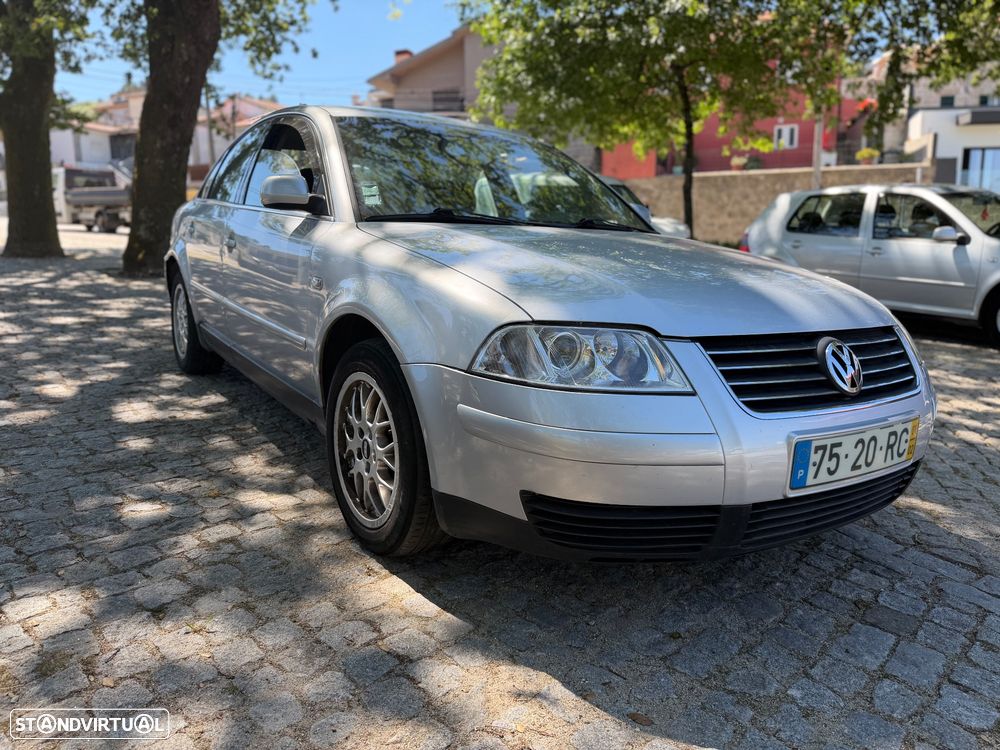 VW Passat 1.9 TDi Confortline - 3