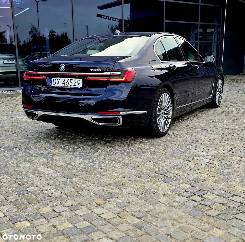 BMW Seria 7 750i xDrive - 5