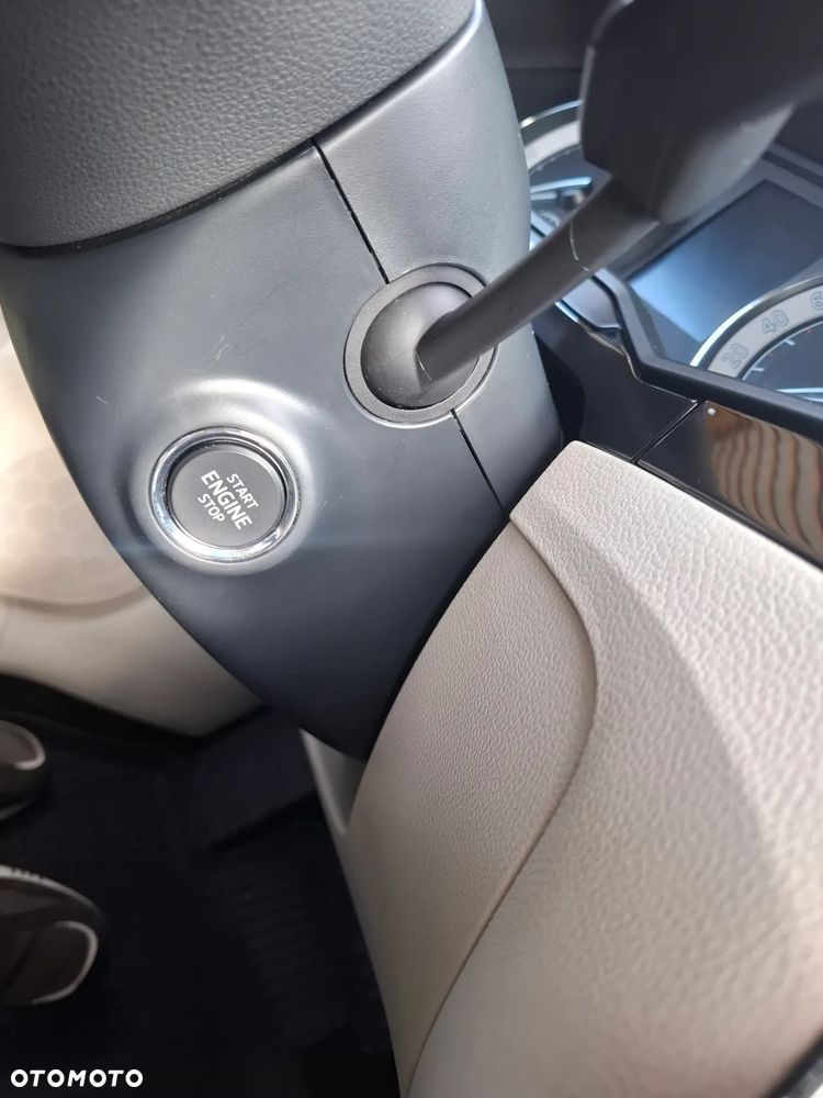 Skoda Superb 2.0 TDI L&K DSG - 26
