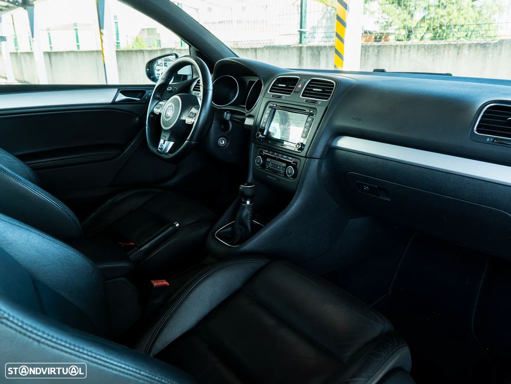 VW Golf 1.6 TDi Highline - 14